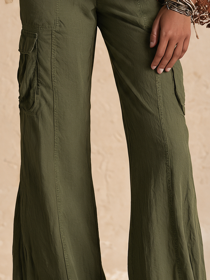 Pantalones casuales acampanados con bolsillos utilitarios para mujer