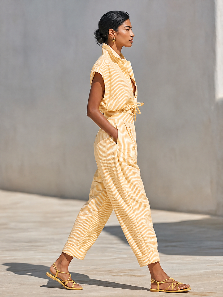 Conjunto de dos piezas para mujer, blusa de rayas verticales en limón con botones frontales y pantalón pitillo con bolsillos laterales, estilo casual-chic para la playa MDZ2203F4LYL