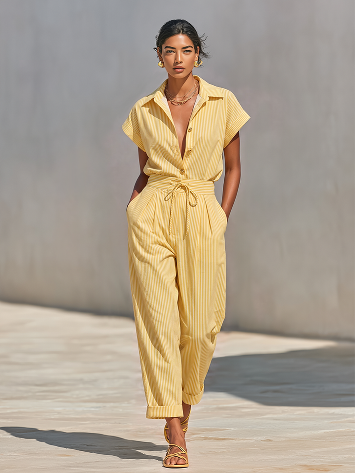 Conjunto de dos piezas para mujer, blusa de rayas verticales en limón con botones frontales y pantalón pitillo con bolsillos laterales, estilo casual-chic para la playa MDZ2203F4LYL