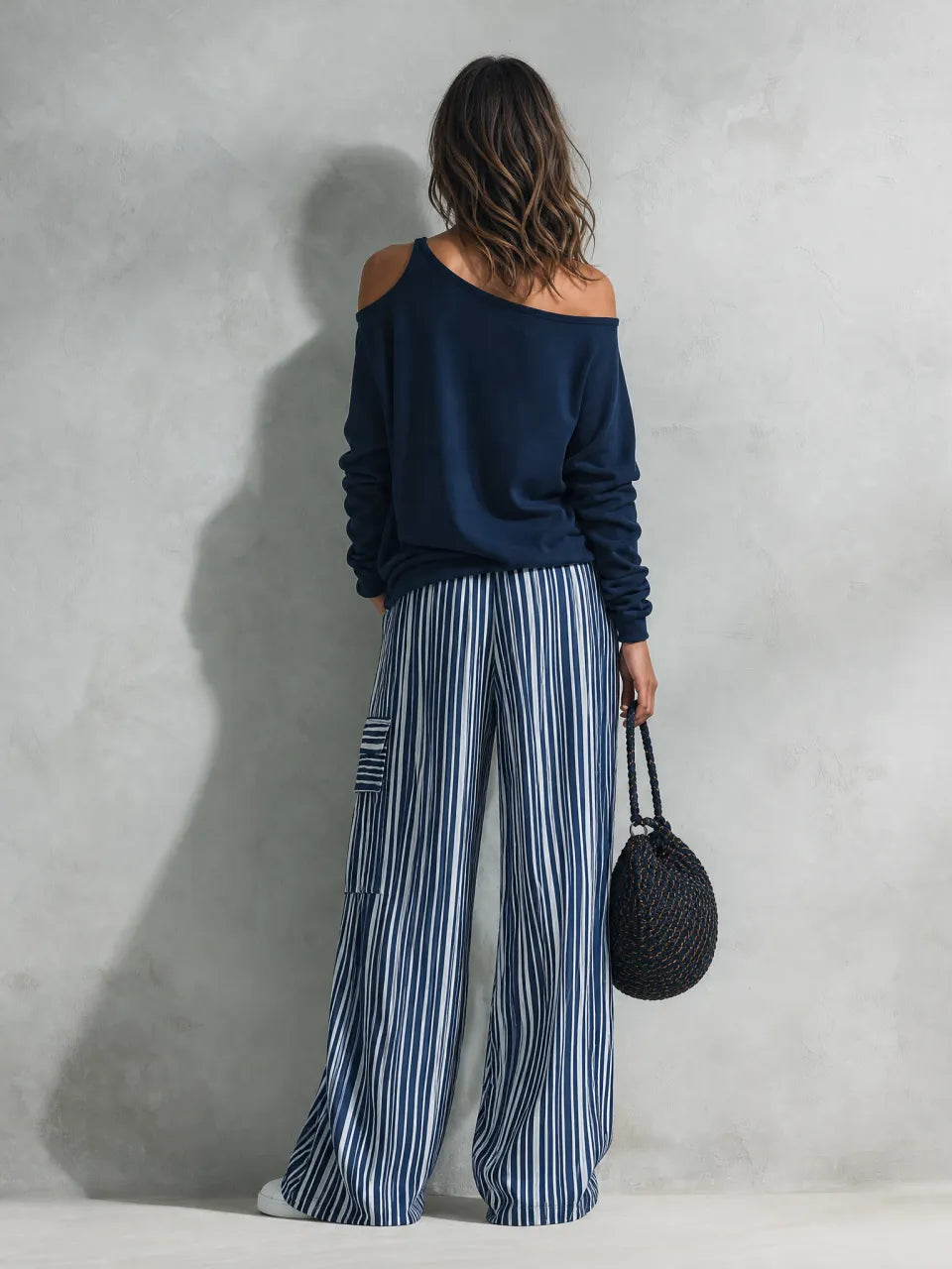 Conjunto informal de 2 piezas para mujer, top de manga larga en tejido de sudadera azul marino y pantalones tejidos de rayas azules y blancas MDZ2895G0LXY