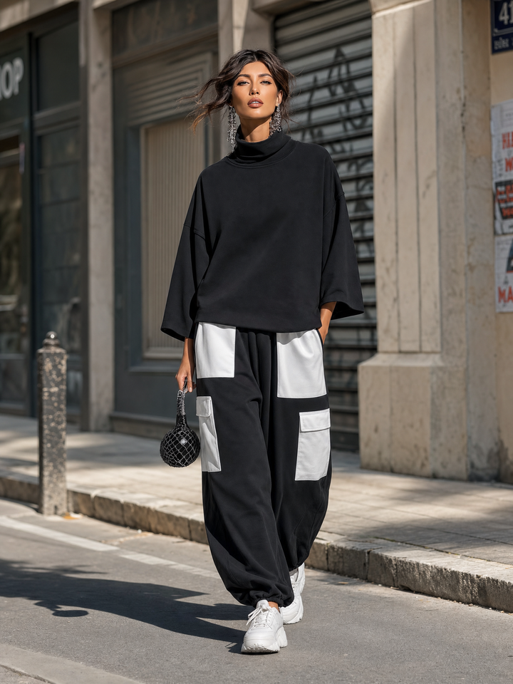 Conjunto de chándal de dos piezas para mujer, de punto de algodón negro, sudadera extragrande de cuello alto y manga 3/4 y pantalón cargo tipo jogger con puños elásticos y bloques de color blanco con bolsillos de parche MDZ0696G6YZJ